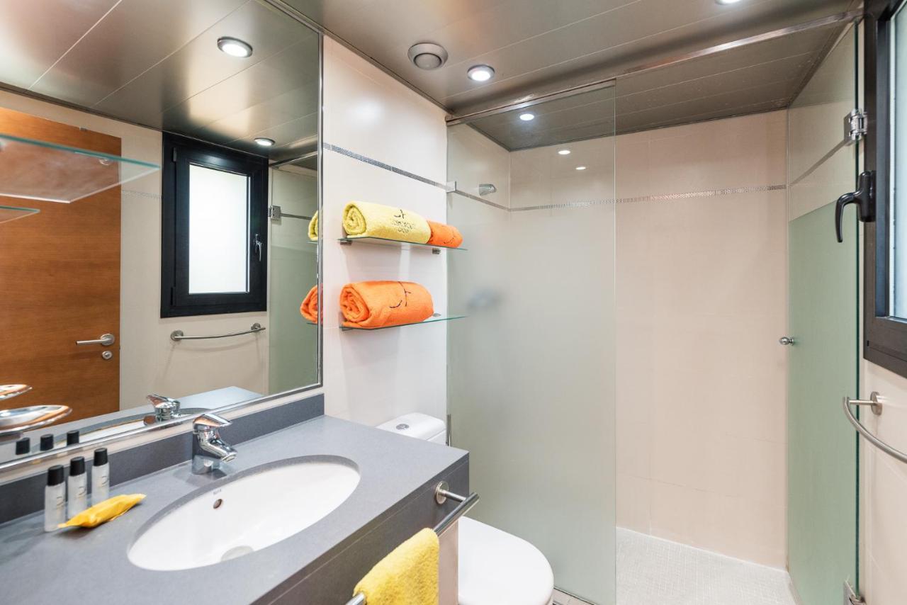 Aparthotel Las Palmeras كاستيلديفيلس المظهر الخارجي الصورة